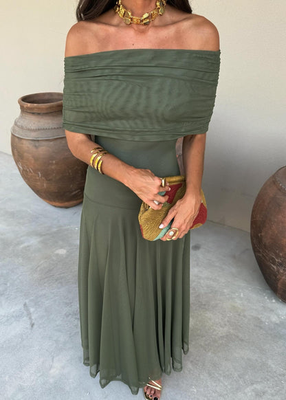 Vestido Toledo: Fluidez y Estilo Asimétrico