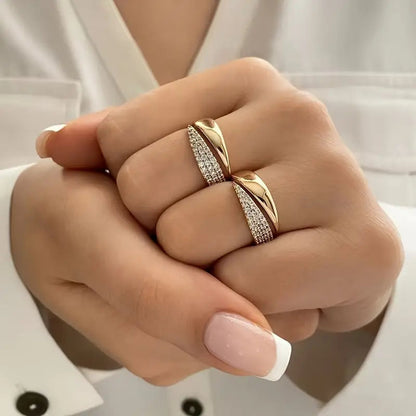 LENA | ANILLO CRUZADO CON CIRCONITAS
