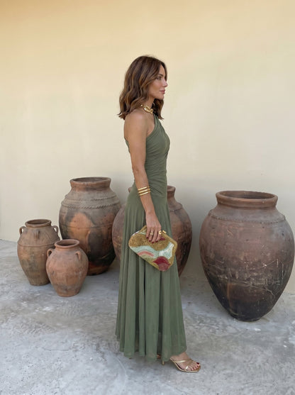 Vestido Toledo: Fluidez y Estilo Asimétrico